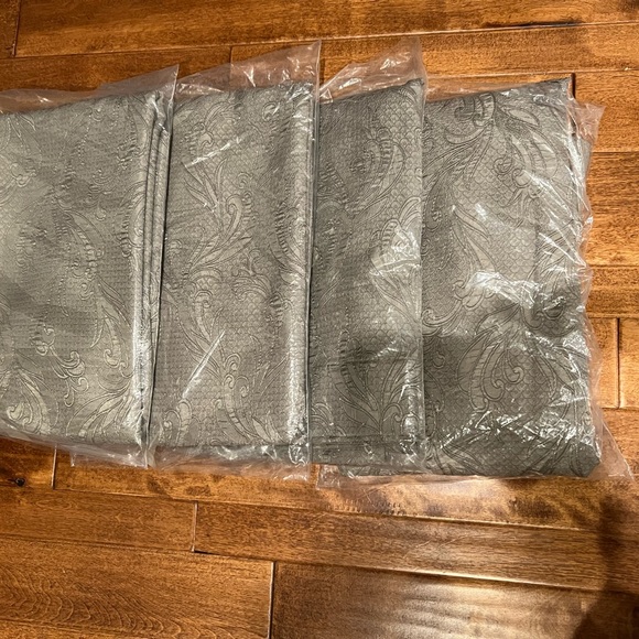 Peri Homeworks curtain 4 panels 42”x83”dark olive green Floral like new. - Picture 2 of 5